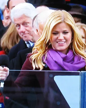 1358796944_kelly clarkson bill clinton 350