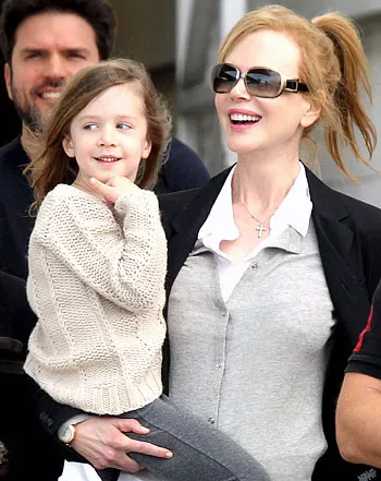 1359558595_nicole kidman russell crowe girls 350