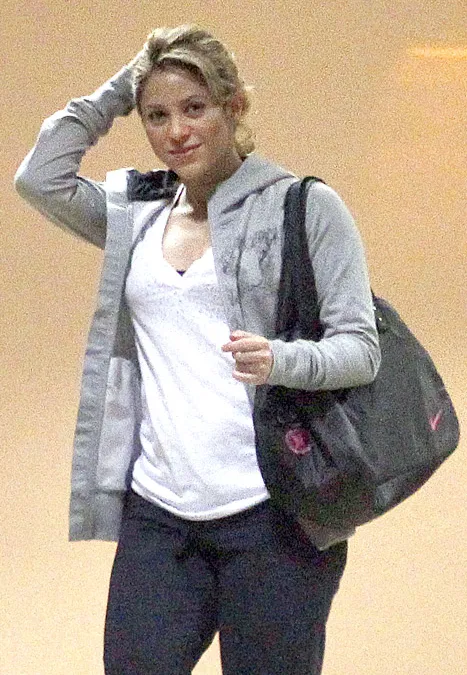 1360942252_shakira article