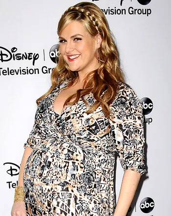 1360963118_sara rue baby 350