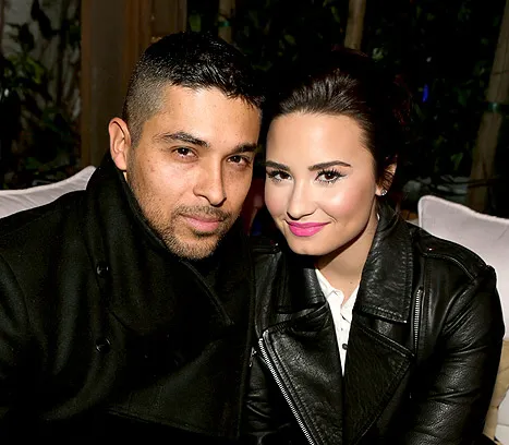 1361381484_wilmer valderama demi lovato article