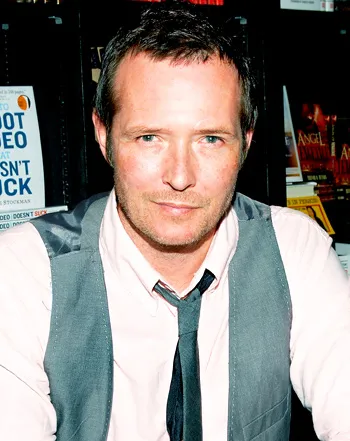1362090193_114635115_scott weiland 441