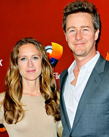 1362790337_144691240_edward norton shauna robertson 441