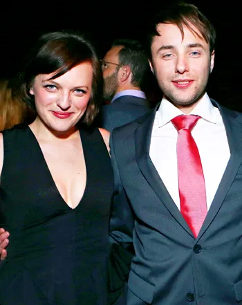 1363906683_64ebe4c21872405e87c921e72cb_vincent kartheiser elisabeth moss 441