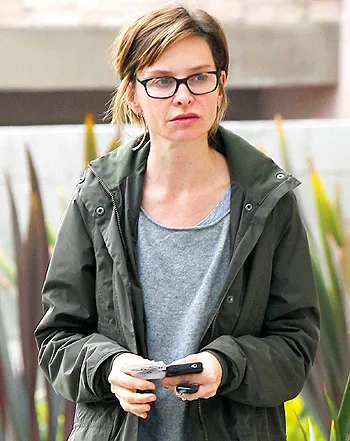 1363960550_calista flockhart 441