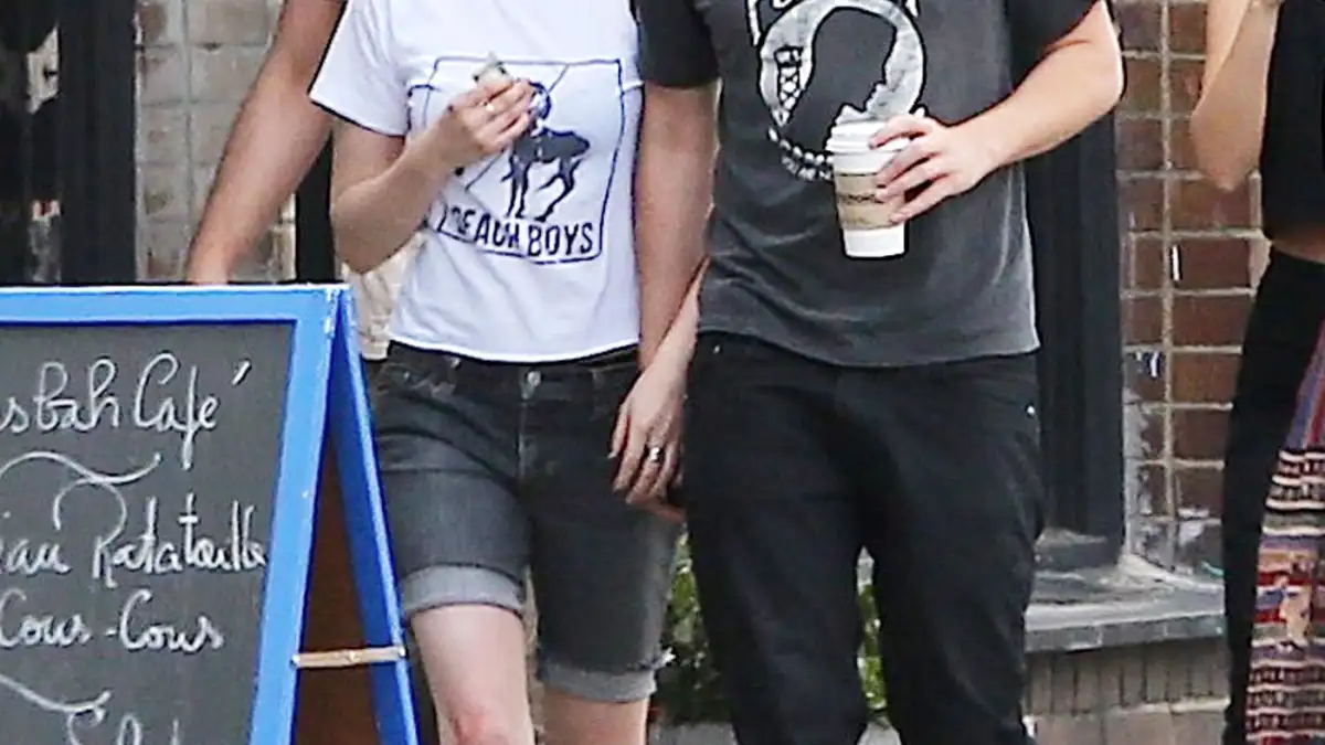 1365176461_robert pattinson kristen stewart zoom