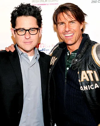 1366645821_jj abrams tom cruise 350