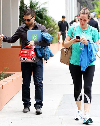 1366923057_tobey maguire jennifer garner 441