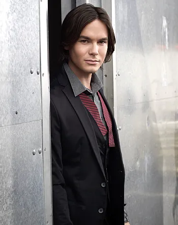 1367418131_tyler blackburn ravenswood 350