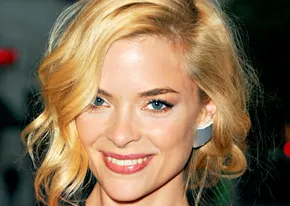 1367881525115718514_jaime king 206