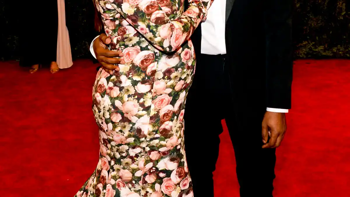 1367944282_168189702_kim kardashian kanye west zoom