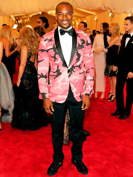 1368121573_8fb1286859d14e8da2814bc9a2b_tyson beckford 467