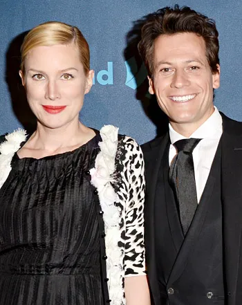 1368122885_ioan gruffudd alice evans 441