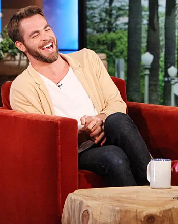 1368794726_chris pine ellen degeneres 441