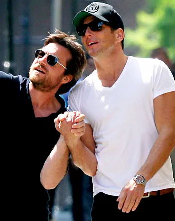 1369071704_ffn_bateman_jason_bfff_0516_will arnett jason bateman 350