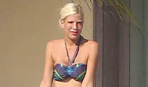 1369083689_tori spelling 178