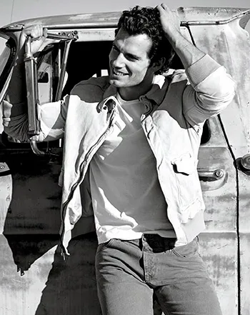 1369842108_henry cavill details 350