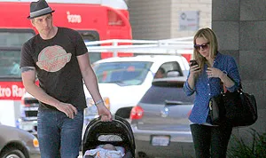 1369935225_kristen bell dax shephard 178