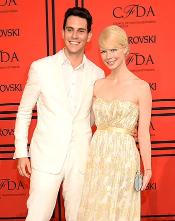 1370355149_erin featherstone gabe saporta 441