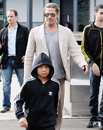 1370887250_brad pitt pax jolie pitt 441