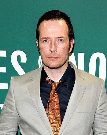 1372019837_scott weiland v