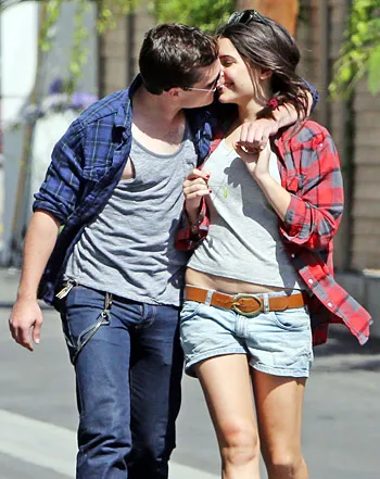 1372102864_josh hutcherson claudia traisac 441