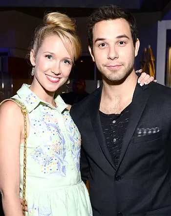 1372358963_anna camp skylar astin 350
