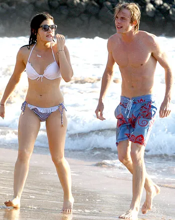 1372689517_lucy hale graham rogers 350