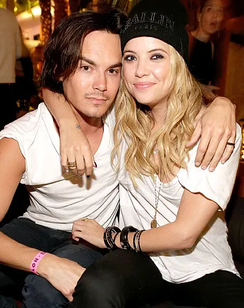 1373048274_tyler blackburn ashley benson dating 350