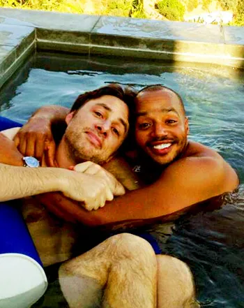 1373320185_zach braff donald faison 350