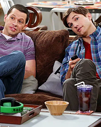 1373481920_jon cryer ashton kutcher 441