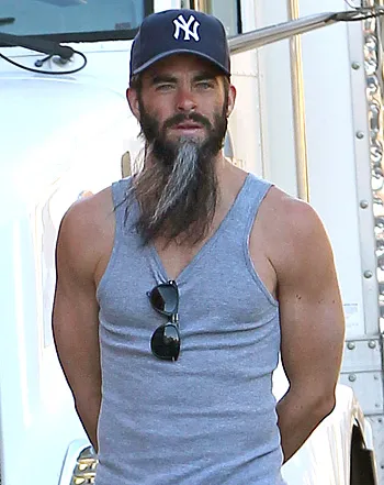1373982712_chris pine 350