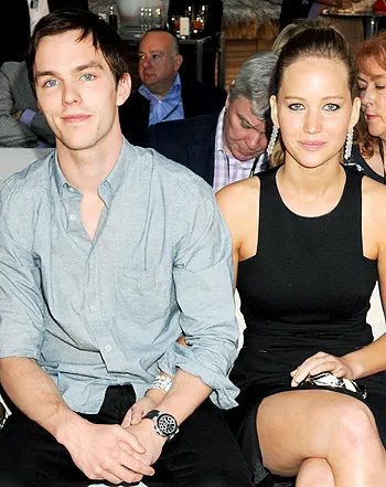 1374078931_nicholas hoult jennifer lawrence 441