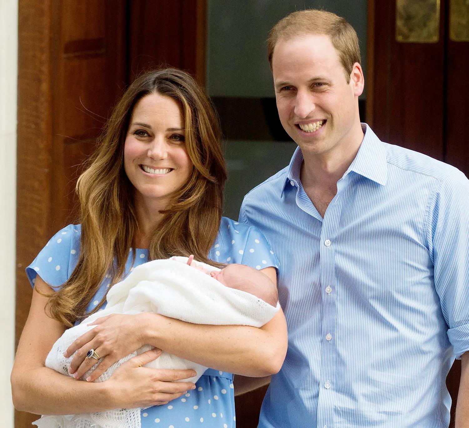 1374689368_kate middleton prince william prince george zoom wc