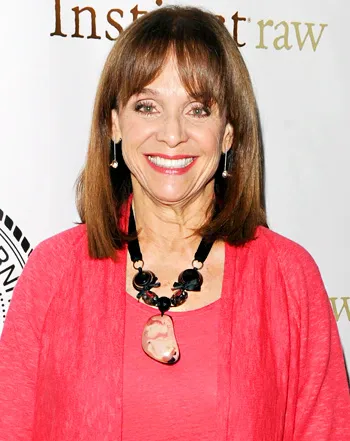 1375390532_144583858_valerie harper 350
