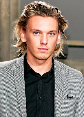 1375923197_130975004_jamie campbell bower 402
