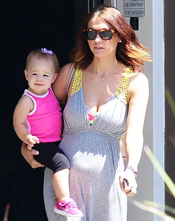 1375971708_lisa stelly pearl 441