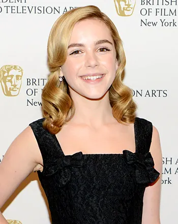 1376579296_kiernan shipka 441