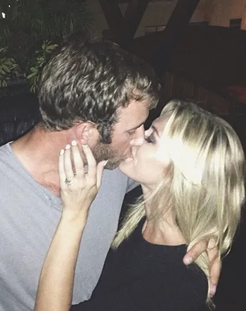 1376839726_paulina gretzky engaged_3