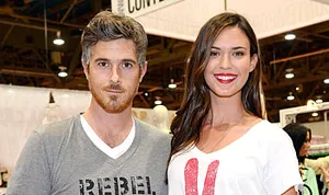 1377113370_dave annable odette yustman 300