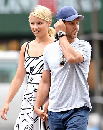 1377890370_dianna agron 350