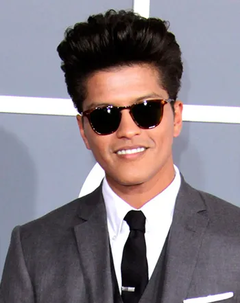 1378661235_bruno mars super bowl_3