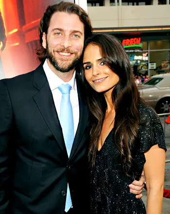 1378854048_106653609_andrew form jordana brewster 350