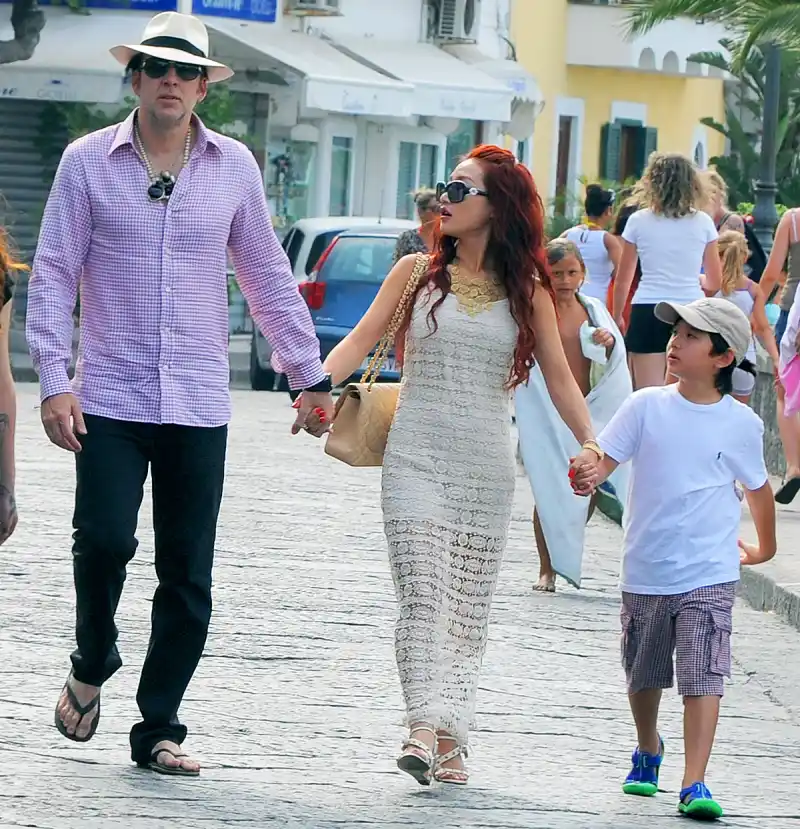 1379068554_spl581493_002_nicolas cage alice kim kal el cage zoom