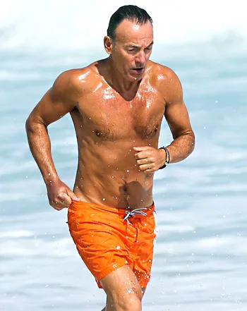 1379968597_bruce springsteen 350