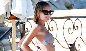 1380040881_nicole richie 178
