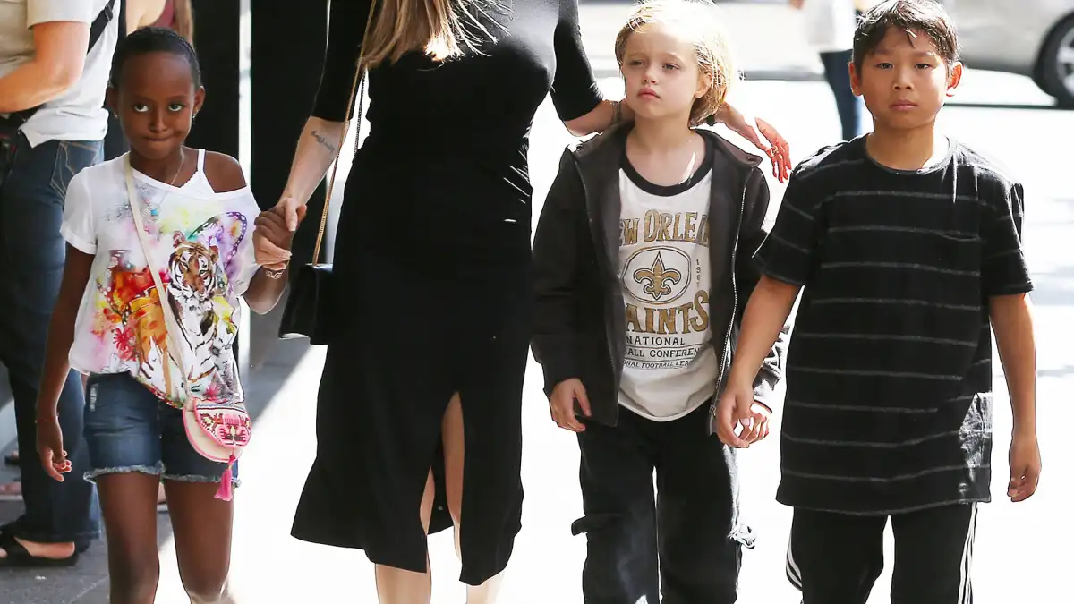 Angelina Jolie, Pax, Shiloh and Zahara