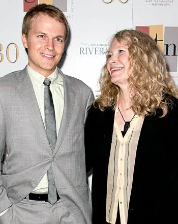 1380720194_ronan mia farrow 350