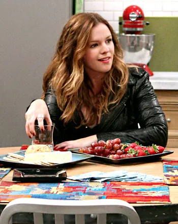 1380733969_amber tamblyn 350