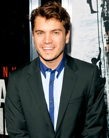 1380831889_182563744_emile hirsch 350